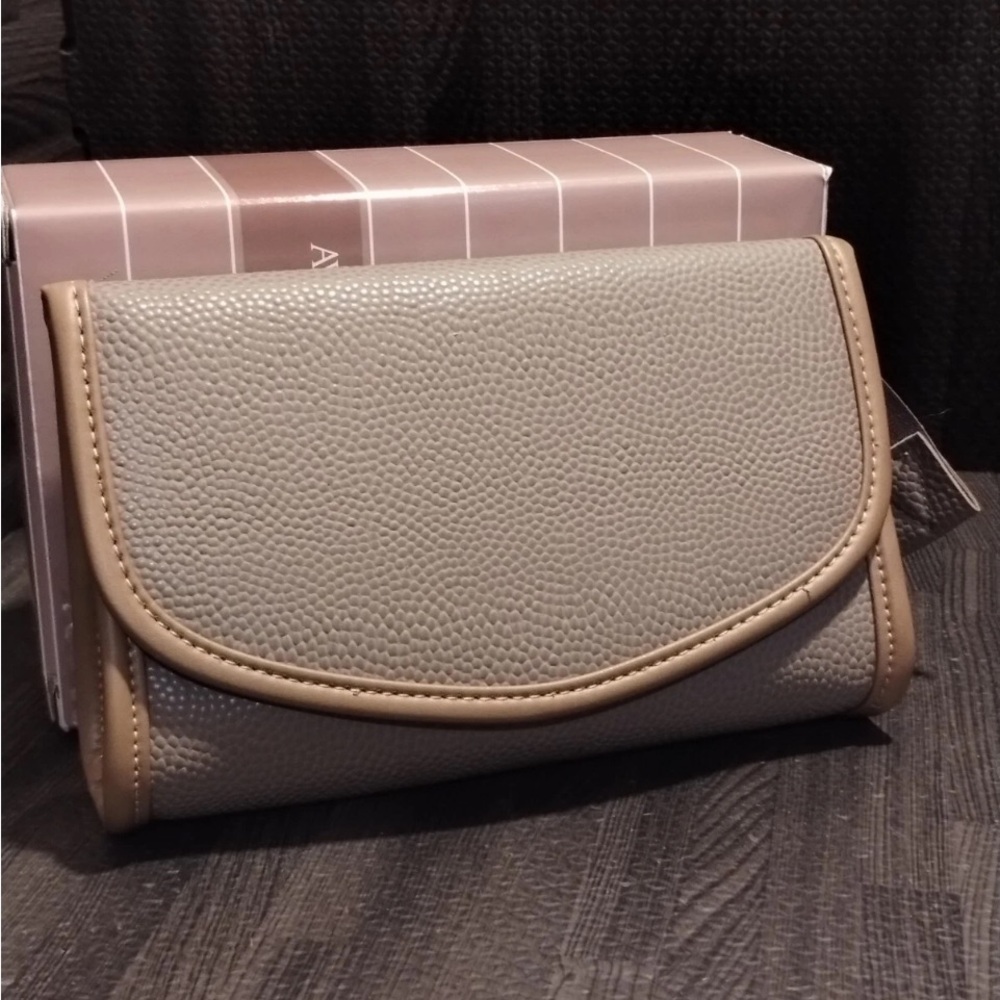 Avon Sophisticated Style Cosmetics Case